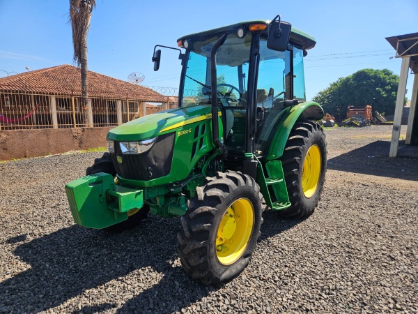 Trator John Deere 5080E ano 2022 - 5080E - Máquinas Agrícolas