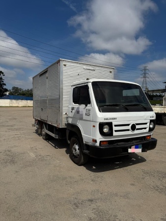 Caminhão Volkswagen 8-150 Delivery ano 2012