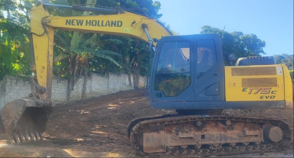 Escavadeira New Holland E175C EVO ano 2018