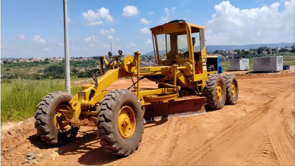 Motoniveladora Caterpillar 120B ano 1979