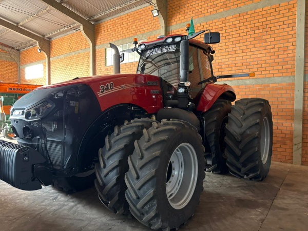 Trator Case Magnum  340 ano 2023