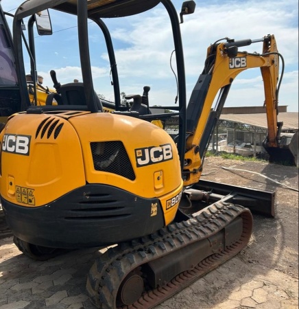 Mini Escavadeira JCB 8026 CTS ano 2017
