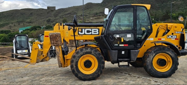 Manipulador Telescópico JCB 540-170 ano 2014