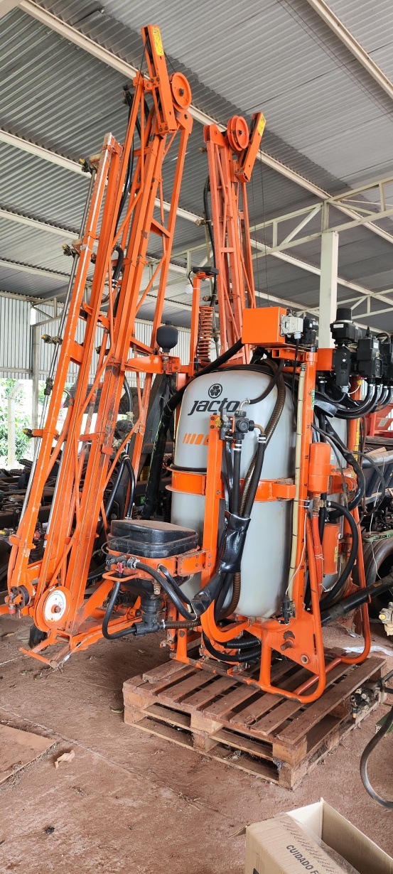 Pulverizador Jacto Condor 800 AM18 ano 2020
