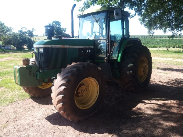 Trator John Deere 7500 ano 2013 - 7500 - Máquinas Agrícolas