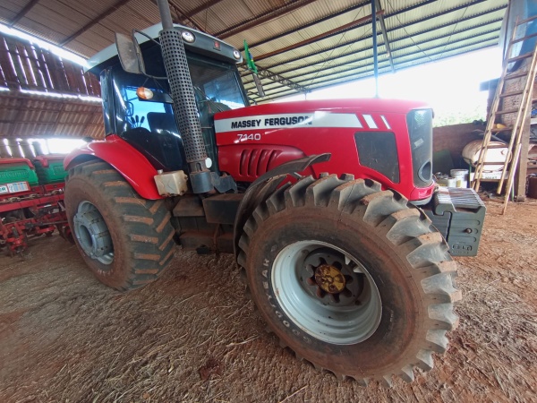 Trator Massey Ferguson MF 7140 ano 2012