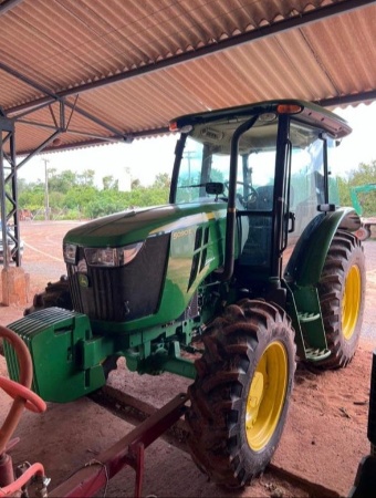 Trator John Deere 5090E ano 2024 - 5090E - Máquinas Agrícolas