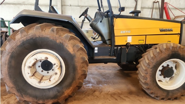 Trator Valtra BM 110