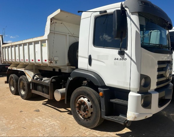 Caminhão Volkswagen 24.260 ano 2023