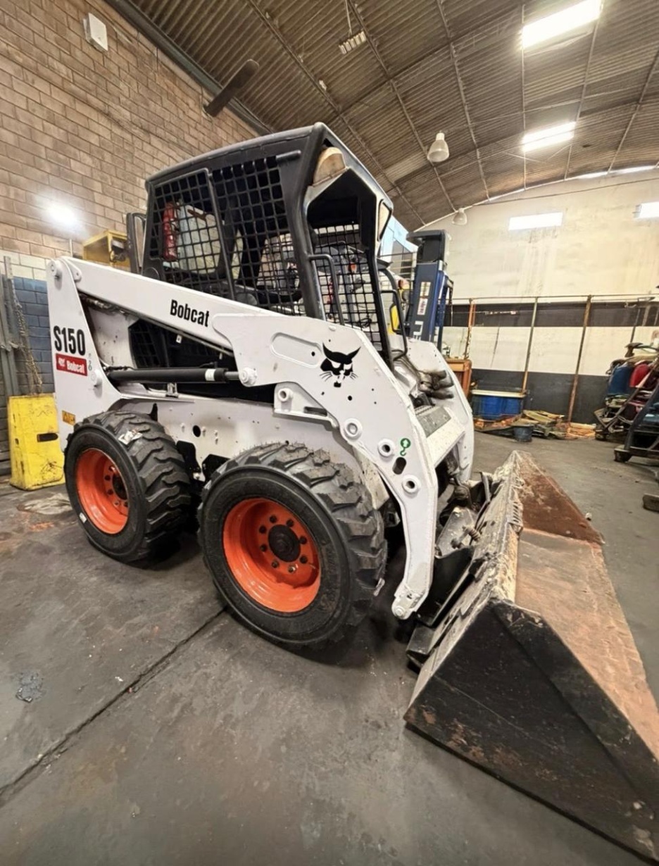 Mini Carregadeira Bobcat S150 ano 2011