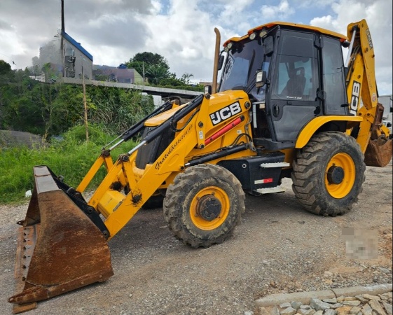 Retroescavadeira JCB 3CX ano 2023 - 3CX - Máquinas de Linha Amarela