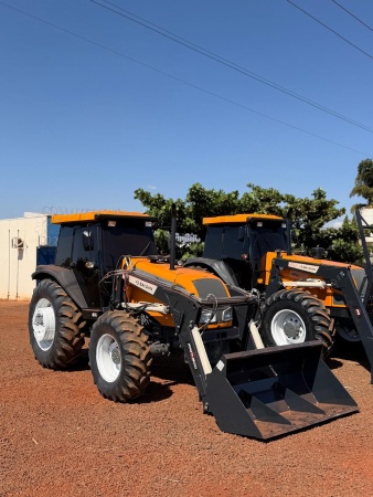 Trator Valtra BM 125I ano 2013