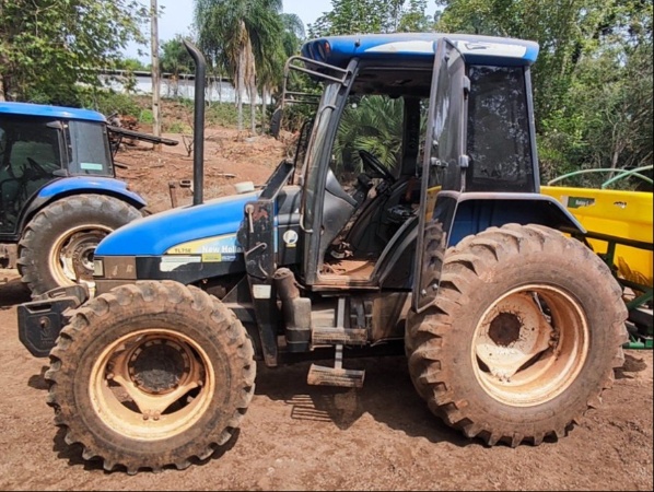Trator New Holland TL 75E ano 2008