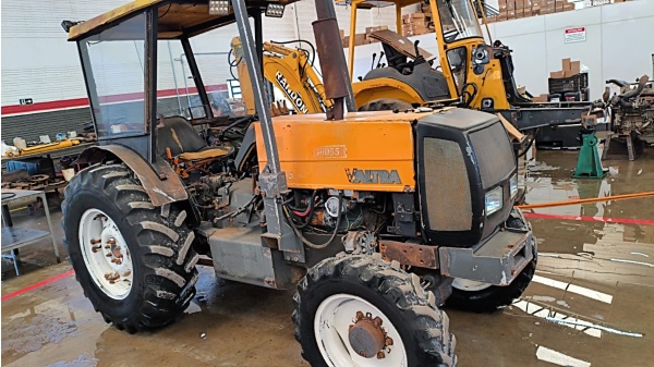Trator Valtra BF75 ano 2009
