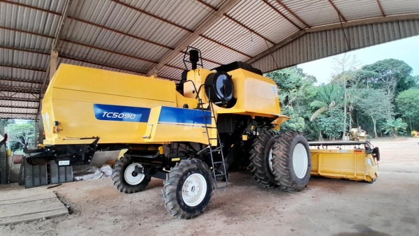 Colheitadeira New Holland TC 5090   ano 2014 - TC 5090   - Máquinas Agrícolas