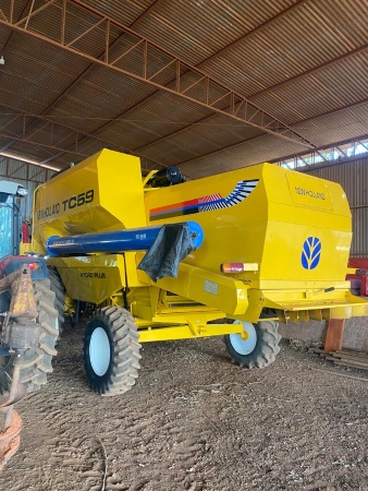 Colheitadeira New Holland TC59 Sojeira ano 2002