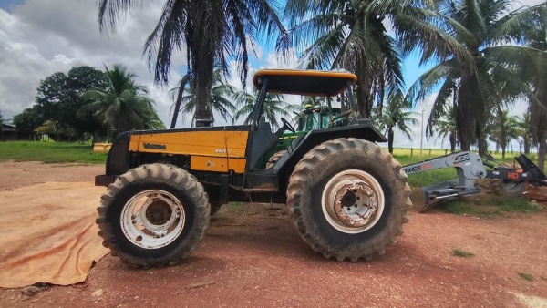 Trator Valtra BM 110 ano 2007
