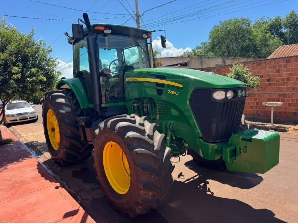Trator John Deere 7230 J ano 2018