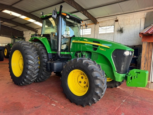 Trator John Deere 7230J ano 2018 - 7230J - Máquinas Agrícolas