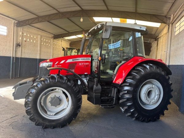 Trator de Esteira Massey Ferguson 6714R ano 2023