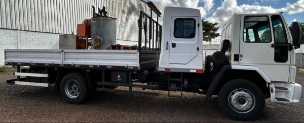 Caminhão Ford 1722 ano 2010