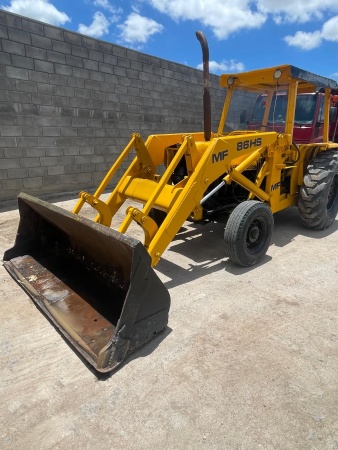 Retroescavadeira Massey Ferguson 86 HS ano 1995