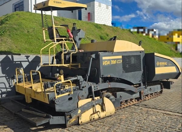 Vibroacabadora bomag VDA 700 MAX ano 2020