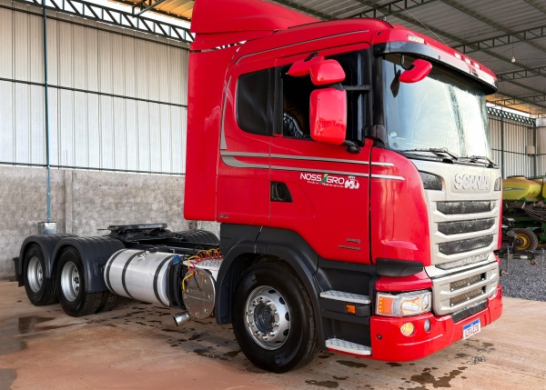 Caminhão Scania R440 ano 2013