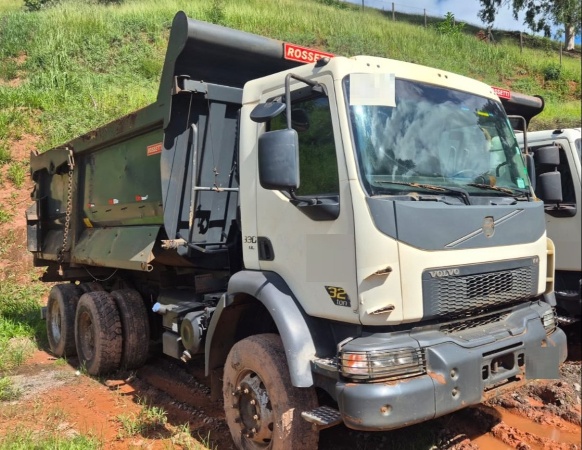 Caminhão Volvo VM330 ano 2022