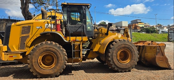 Pá Carregadeira Caterpillar 966L ano 2021
