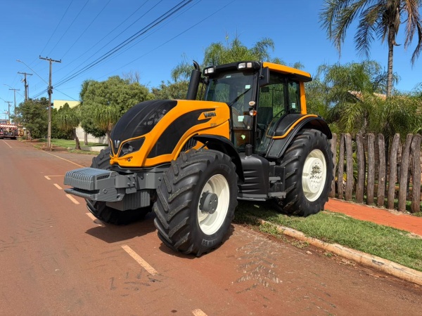 Trator Valtra BH 224 ano 2018