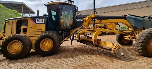 Motoniveladora Caterpillar 140M