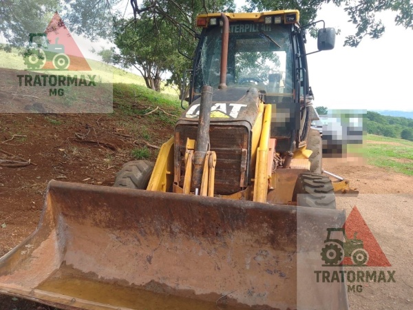Retroescavadeira Caterpillar 416 E ano 2015