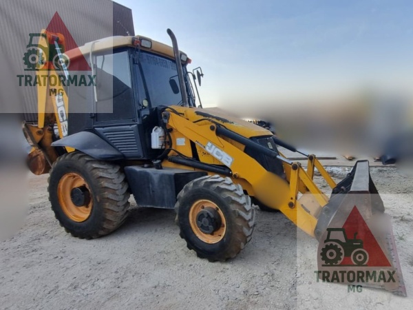 Retroescavadeira JCB 3C ano 2014 - 3C - Máquinas de Linha Amarela