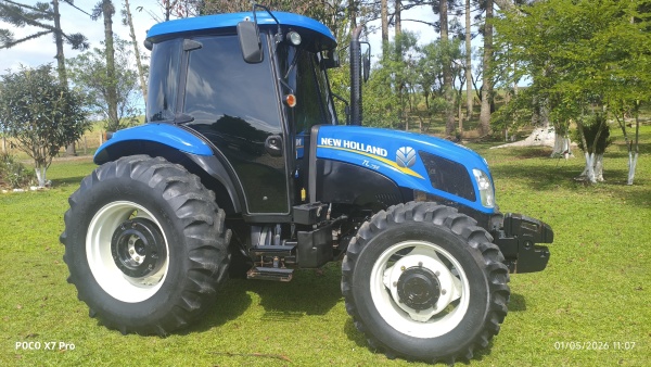 Trator New Holland TL 75E ano 2017