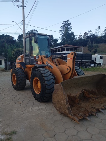 Pá Carregadeira Case 621D