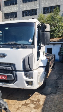 Caminhão Ford CARGO 2429 ano 2013
