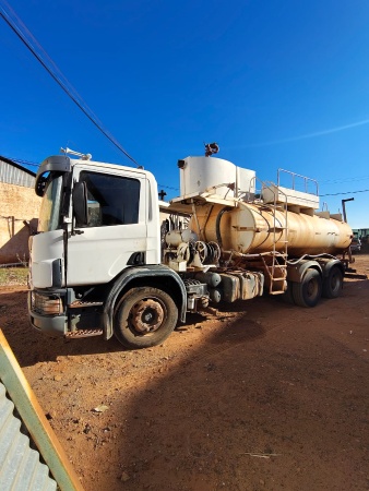 Caminhão Scania 124  G   420 ano 2003