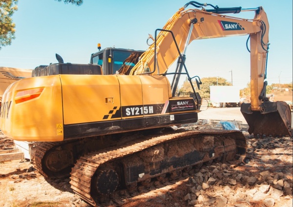 Escavadeira SANY SY215 H ano 2024