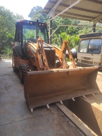 Retroescavadeira Case 580 N  ano 2019