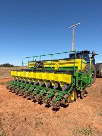 Plantadeira John Deere 1111 ano 2016