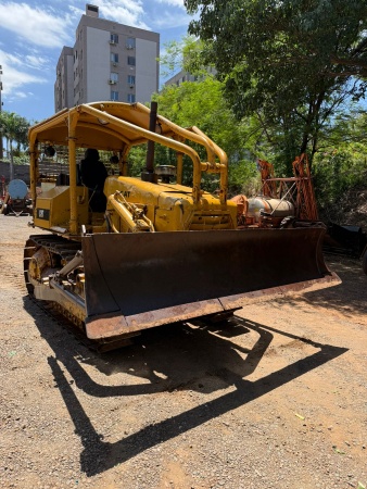 Trator de Esteira Caterpillar D4E ano 1979