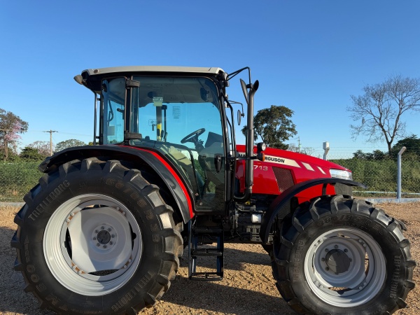 Trator Massey Ferguson MF 6713 ano 2022