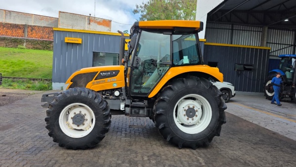 Trator Valtra A 750 ano 2016 - A 750 - Máquinas Agrícolas