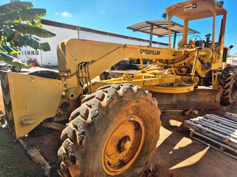 Motoniveladora Caterpillar 140B ano 1984