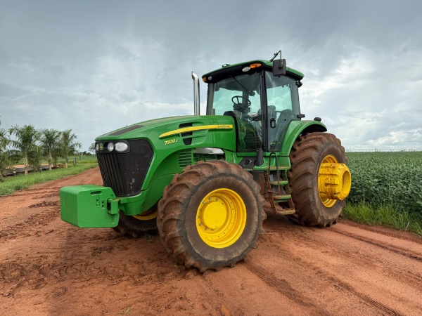 Trator John Deere 7200 J ano 2022