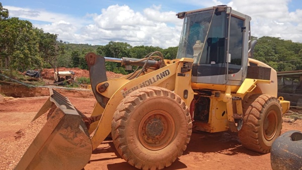 Pá Carregadeira New Holland W130 ano 2017