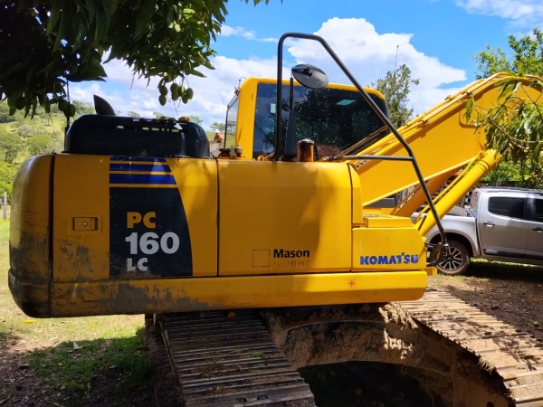 Escavadeira Komatsu PC130 ano 2022