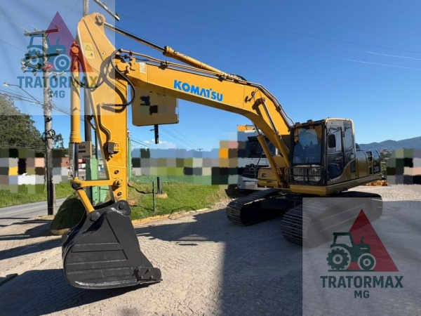 Escavadeira Komatsu PC200 ano 2014