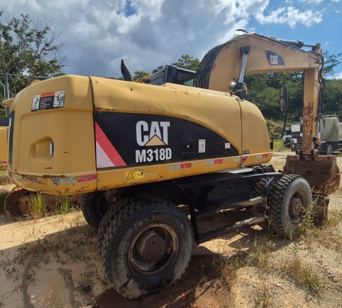Escavadeira Caterpillar M318D - M318D - Máquinas de Linha Amarela